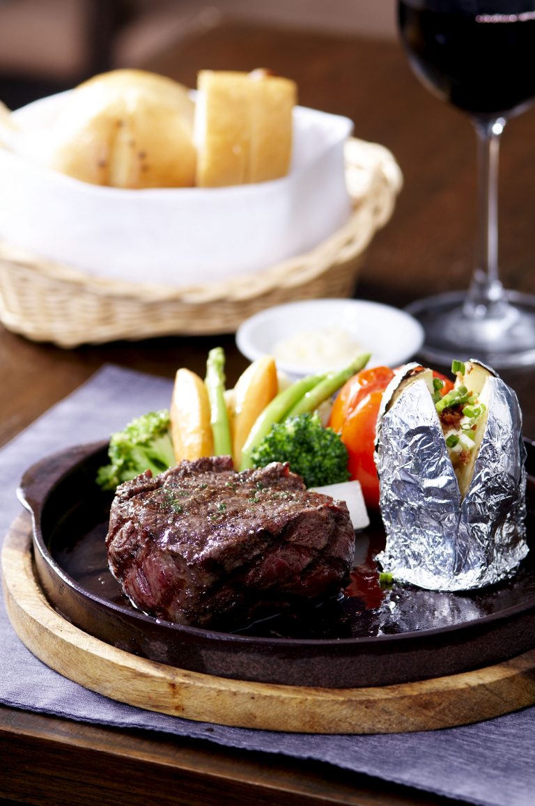 Enjoy a Romantic Valentine’s Day Dinner Buffet @CHM (1)