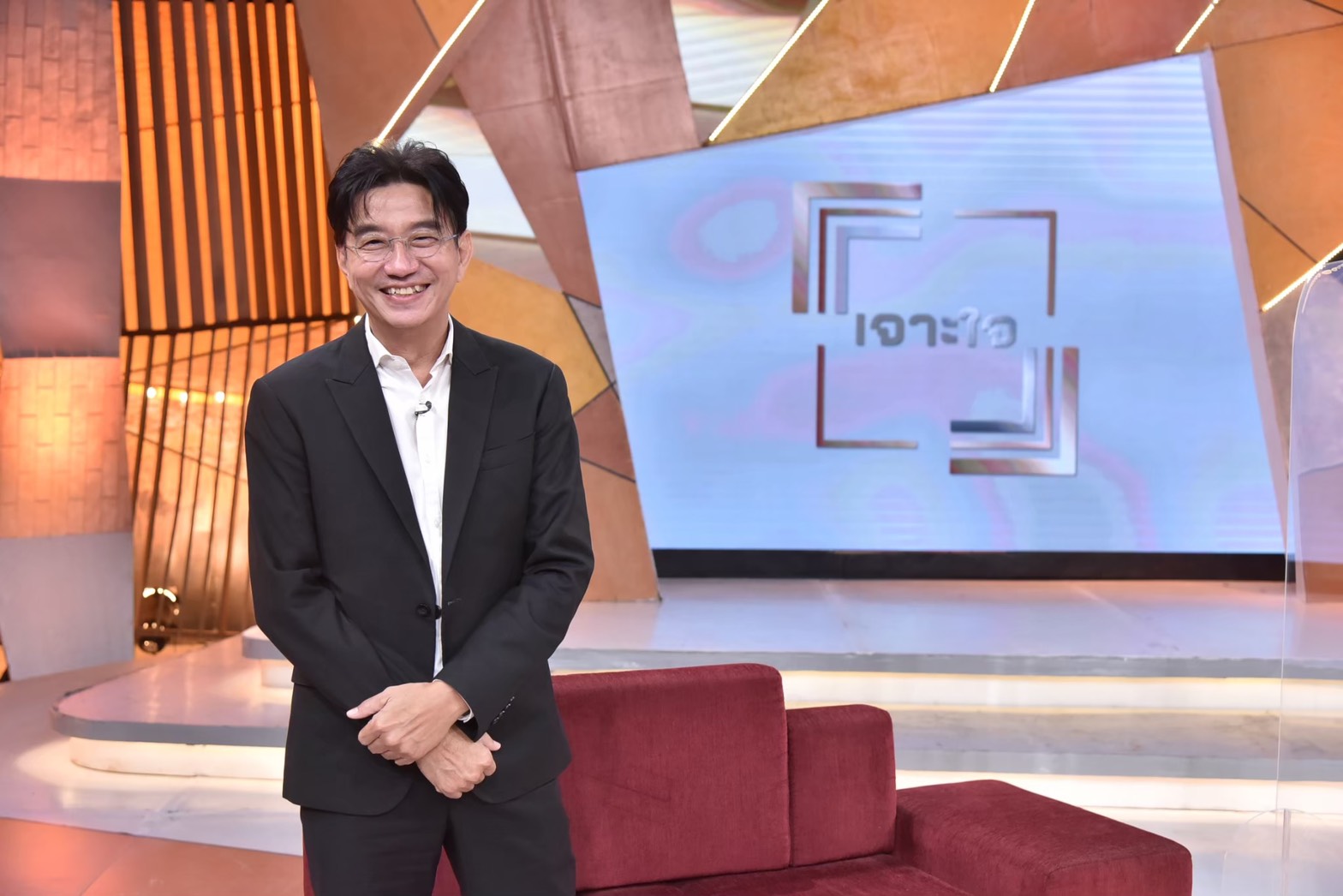 เจาะใจ (รายการทอล์คโชว์และพิธีกร) เข้าชิงรางวัลนาถราชครั้งที่12