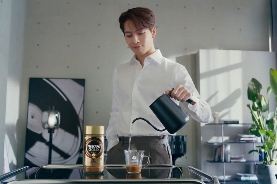 01-NESCAFE GOLD CREMA-Jackson-Wang
