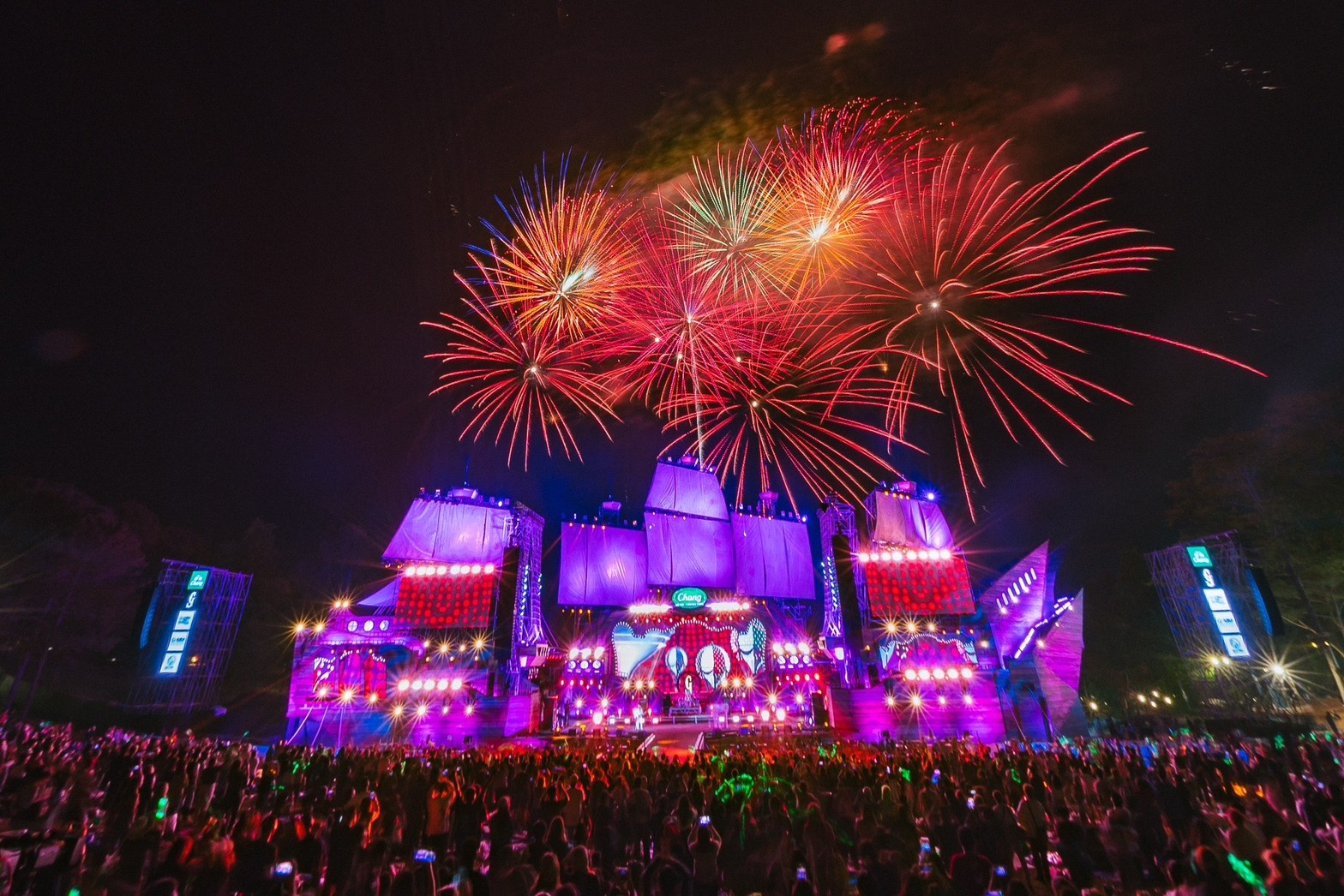 ROCK MOUNTAIN_FIREWORK_04