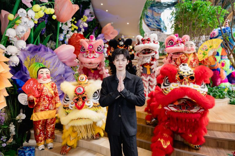 01.จู เจิ้งถิง ร่วมฉลองตรุษจีนสยามพารากอน อวยพรปีใหม่พร้อมเสิร์ฟโชว์พิเศษสุดฟิน