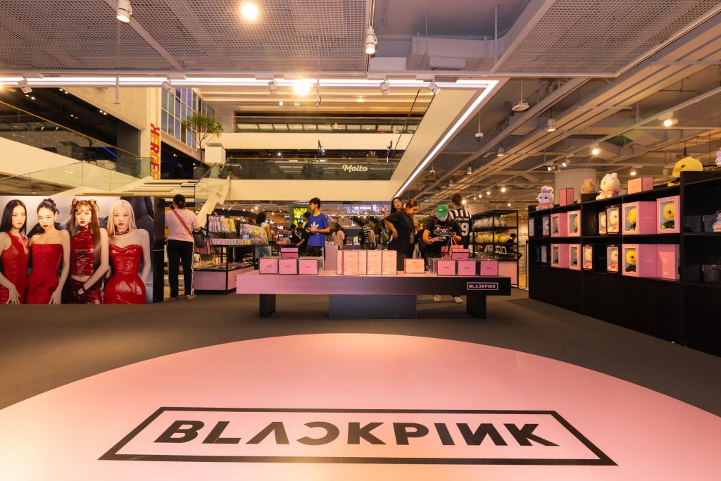 BLACKPINK DEADLINE OFFICIAL POP-UP IN BANGKOK (3)