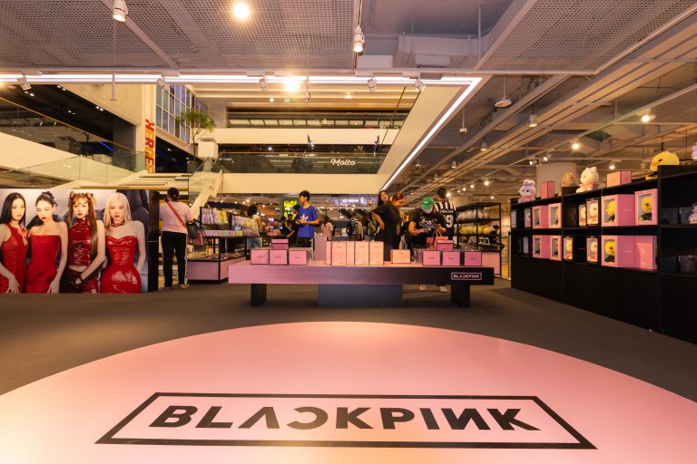 BLACKPINK DEADLINE OFFICIAL POP-UP IN BANGKOK (3)