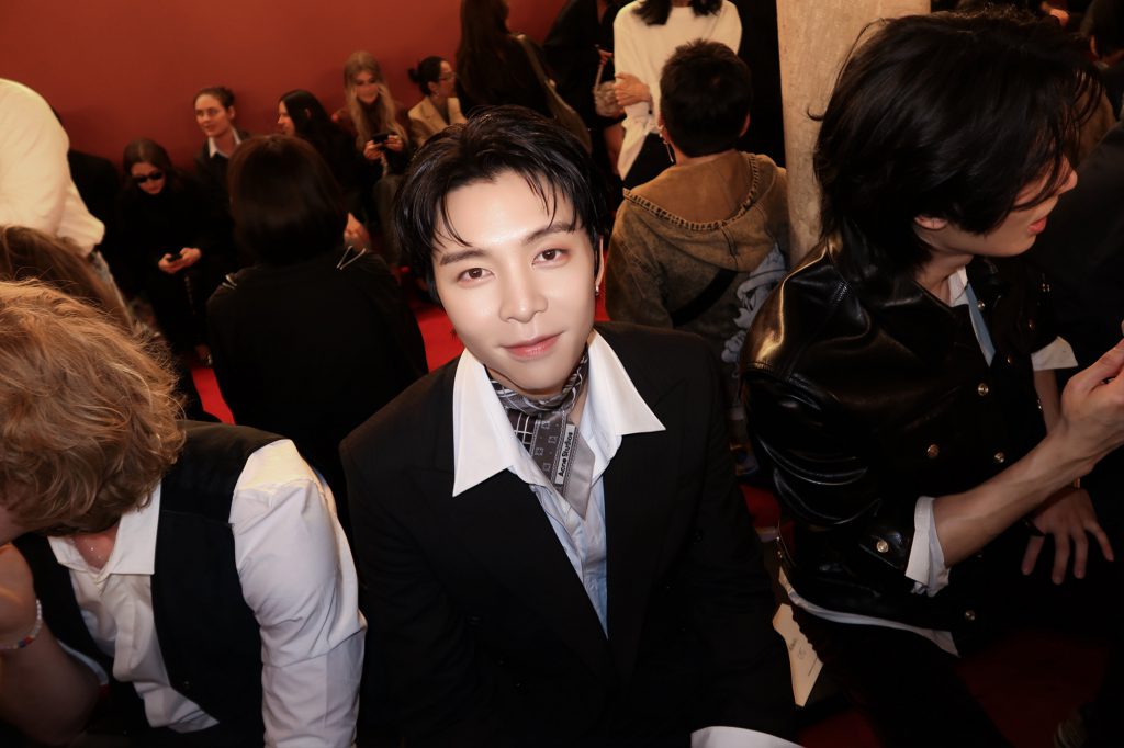 JOHNNY (จอห์นนี่) วง NCT (เอ็นซีที) ที่ปารีสแฟชั่นวีกของ Acne Studios (1)