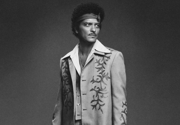 Static_TM-ArtistImage_2426x1365_BrunoMars_2026_Photo 2